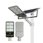 LUZ DE CALLE SOLAR 100W/  IP 65/ CARGA SOLAR /BATERÍA 5 AÑOS DE DURACIÓN/   1100 Lm/ Ilum 80 m2/ T.C. 5H / T.D. 12 H / LED 20% Brillo 18% Fotoelectrónico